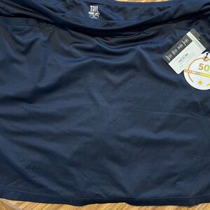 TAIL White Label navy women’s skort. Size xl NWT
